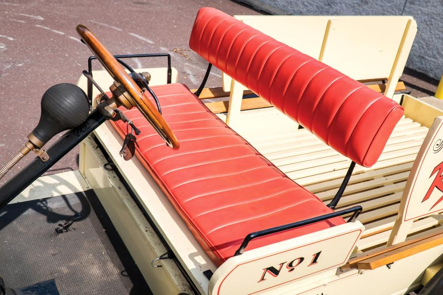 Интерьер Ford Model T Pickup 1915 года  (фото 4 из 14)